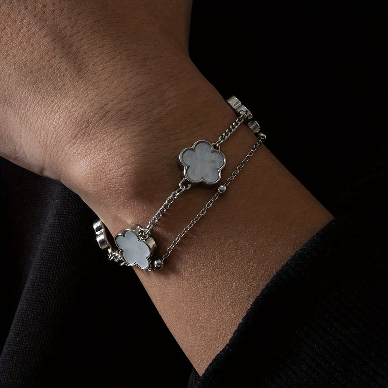 Simple and Stylish Men's Bracelet with Clover Charm for Daily Wear - Birthday Gift, Random Number of Beads