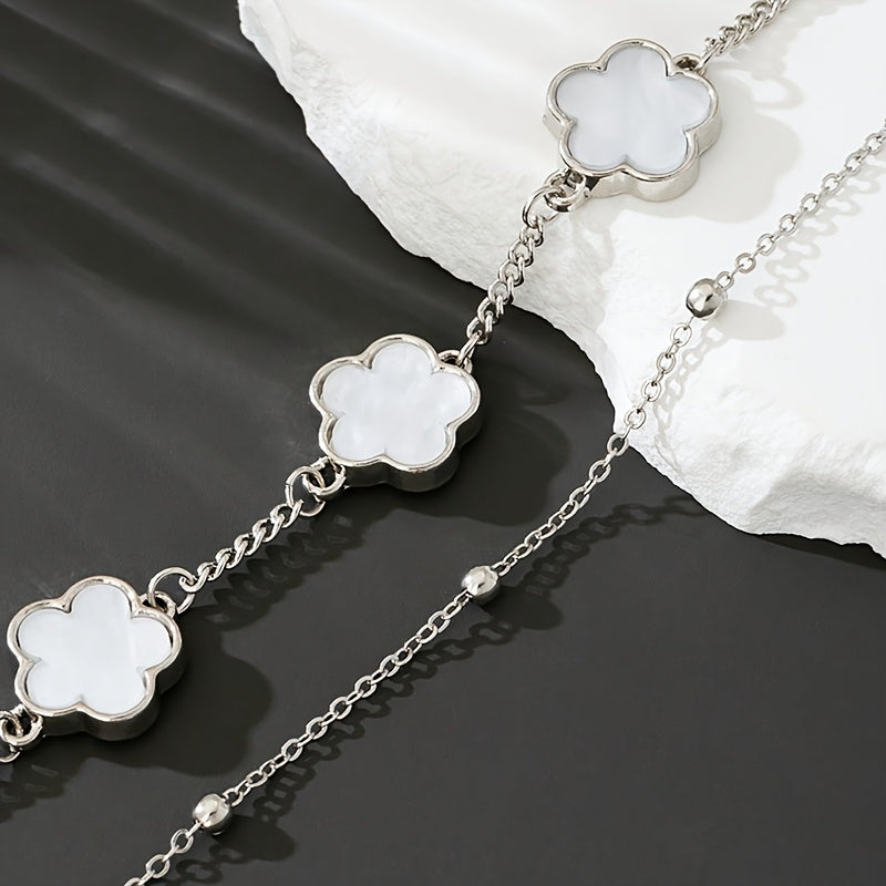 Simple and Stylish Men's Bracelet with Clover Charm for Daily Wear - Birthday Gift, Random Number of Beads